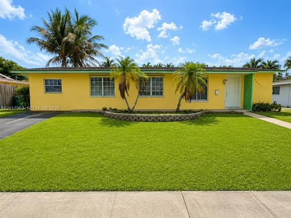 15805 SW 99th Court, Miami FL 33157