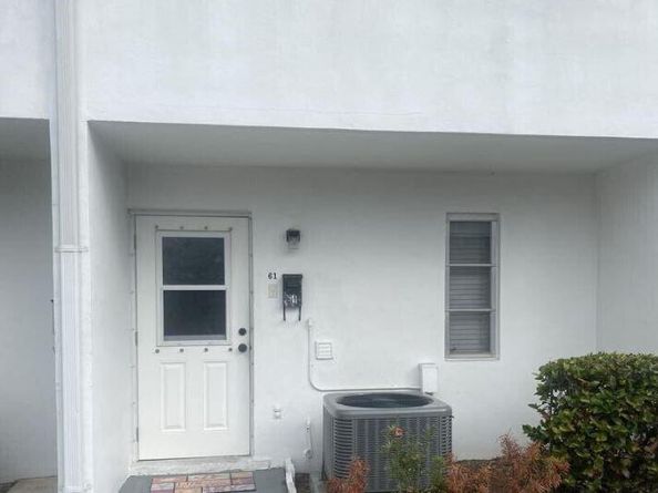 61 East Court, Royal Palm Beach FL 33411