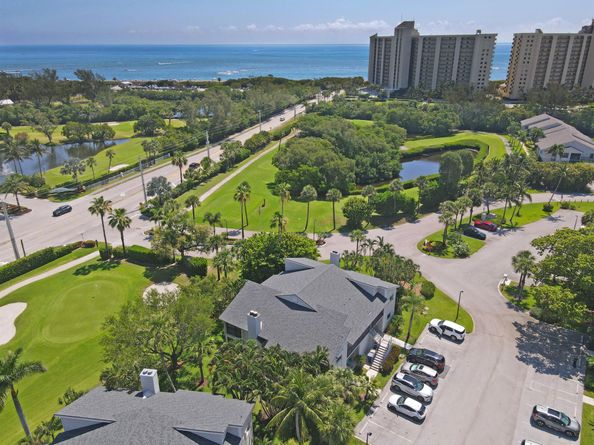 102 Clubhouse Circle, Jupiter FL 33477