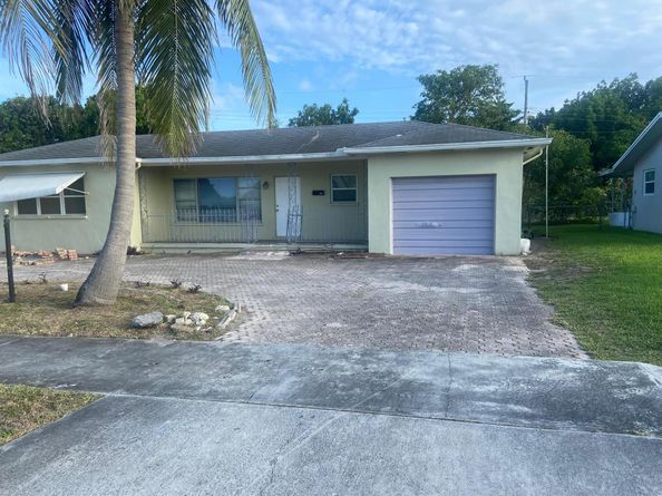 Undisclosed Address #RX-11105596, Lake Park FL 33403