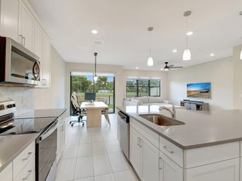 2138 Appleton Circle S