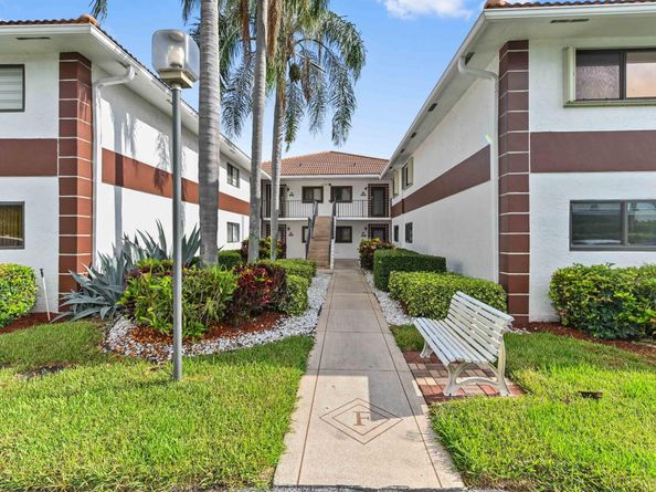15451 Pembridge Drive 207, Delray Beach FL 33484