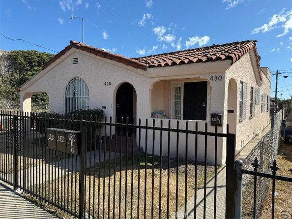 428 W 69th Street, Los Angeles CA 90003