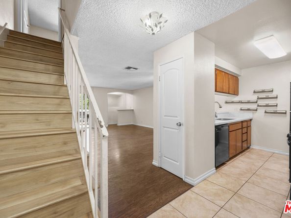 21219 Roscoe Boulevard 211, Canoga Park CA 91304