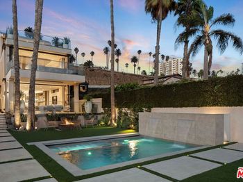 940 Palisades Beach Road