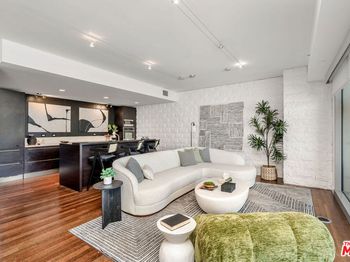 6250 Hollywood Boulevard