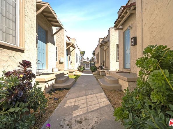 2637 S Redondo Boulevard, Los Angeles CA 90016