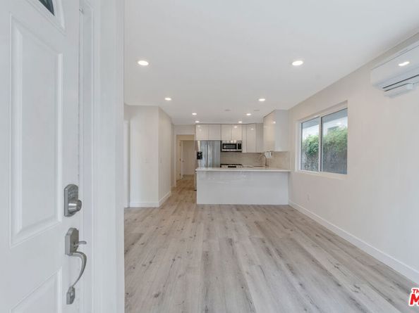 1025 Pleasantview Avenue, Venice CA 90291