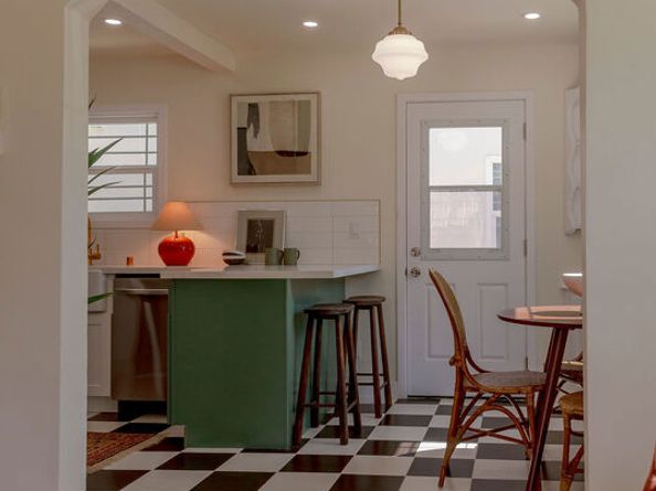 5315 Saturn Street, Los Angeles CA 90019