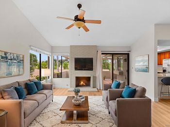 12884 Camino De La Breccia