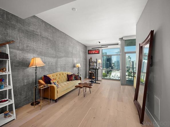800 The Mark Ln 2002, San Diego CA 92101