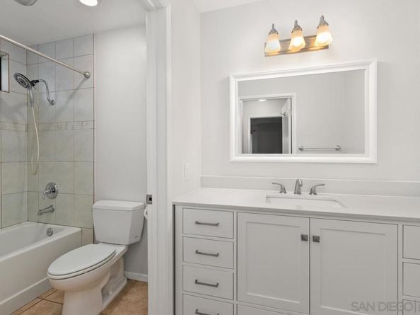 8308 Regents Rd 10, San Diego CA 92122