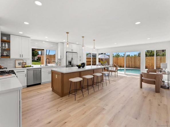 11095 Delphinus Way, San Diego CA 92126