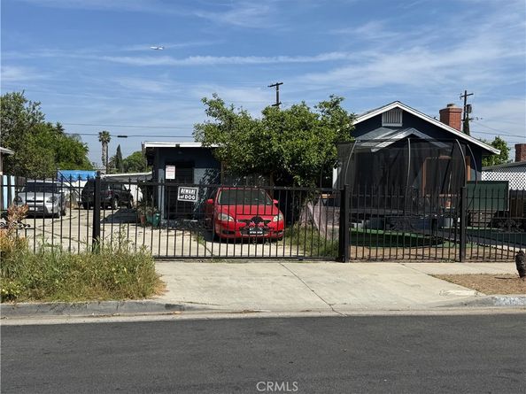 1231 W 104th, Los Angeles CA 90044