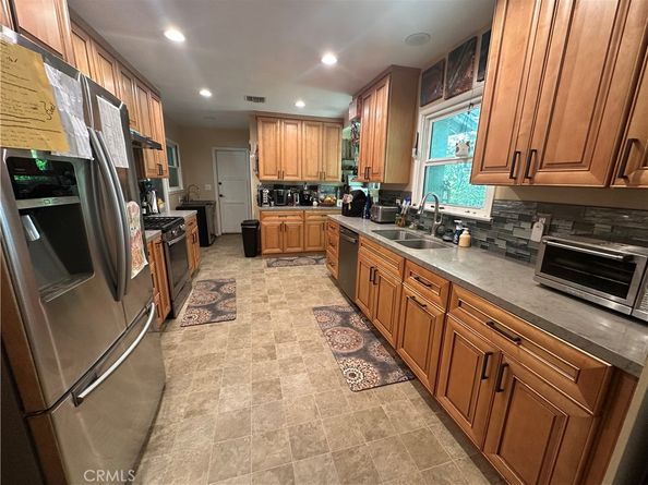 7300 Etiwanda, Reseda CA 91335