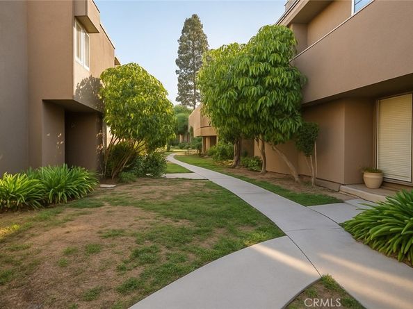 18110 Killion Street 2, Tarzana CA 91356