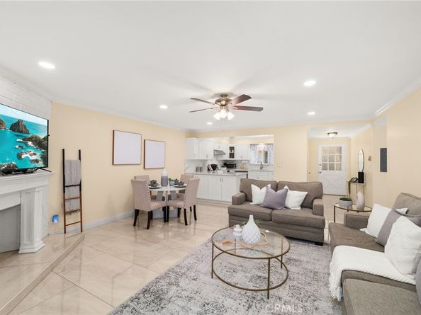 3139 E Chapman 3B, Orange CA 92869