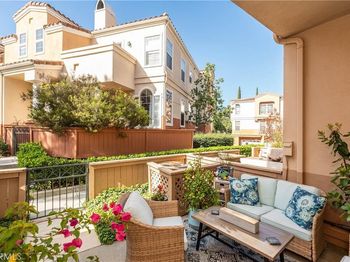 1027 S Stresa