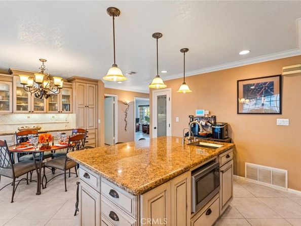 2014 E 20th Street, Santa Ana CA 92705