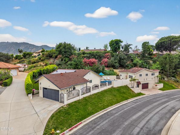9327 La Shell Drive, Tujunga CA 91042