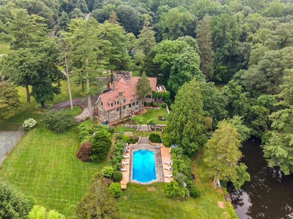 546 Lake Avenue, Greenwich CT 06830