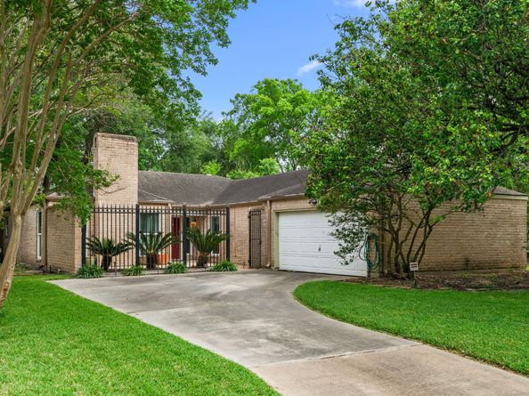 2103 Cherry Bend Drive, Houston TX 77077
