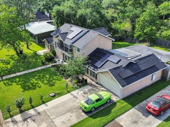 7923 Glenview Drive