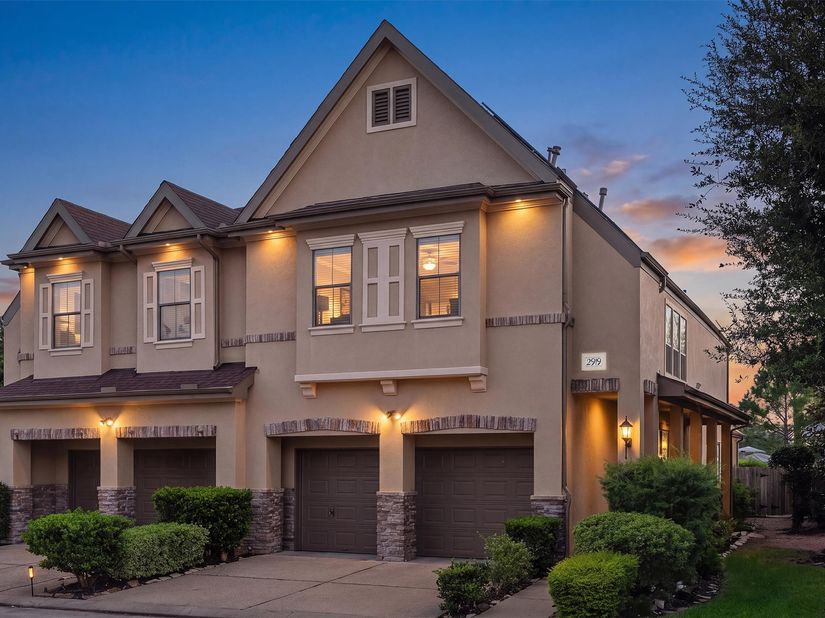 2919 Royal Oaks Crest, Houston TX 77082