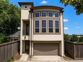 1616 Live Oak Street