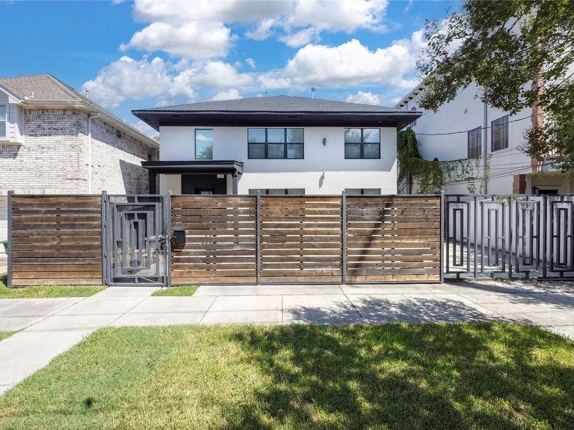 1305 Blodgett Street, Houston TX 77004
