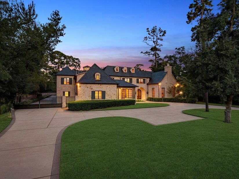852 Country Lane, Houston TX 77024