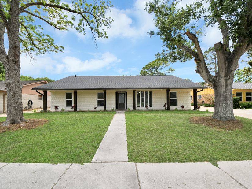 6023 Lattimer Drive, Houston TX 77035