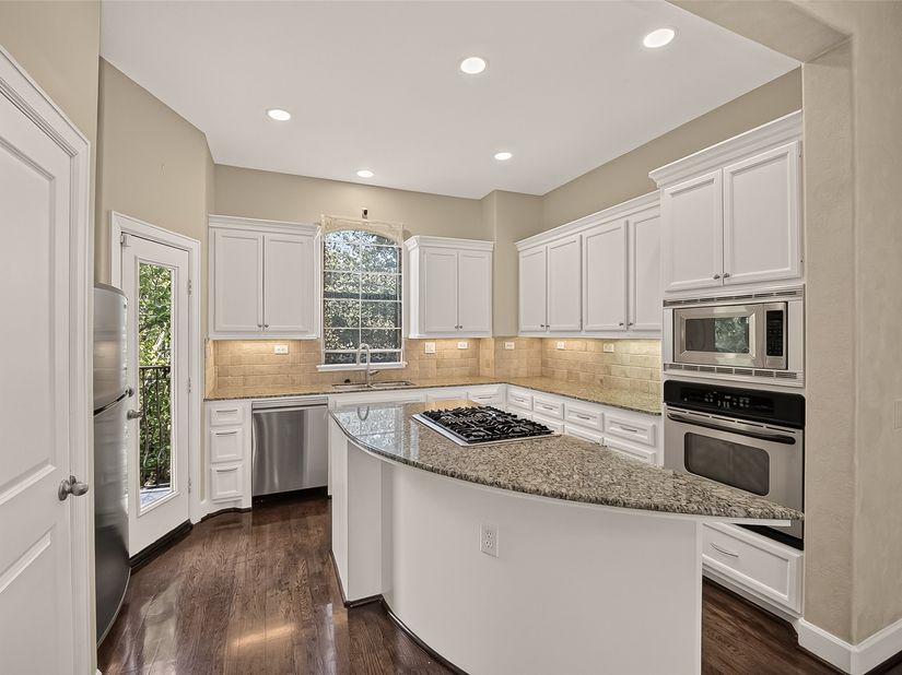546 Bomar Street, Houston TX 77006