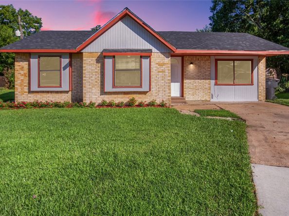 10902 Mosscrest Drive, Houston TX 77048