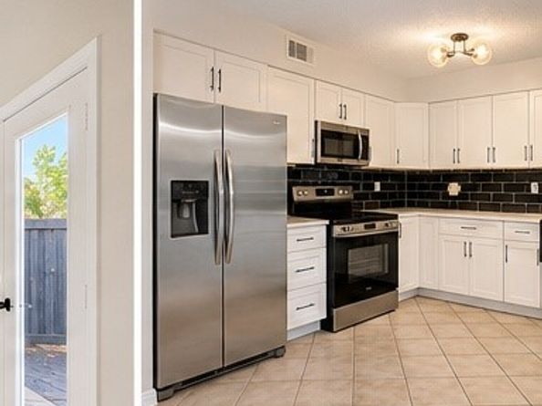 6106 W Airport Boulevard 18, Houston TX 77035