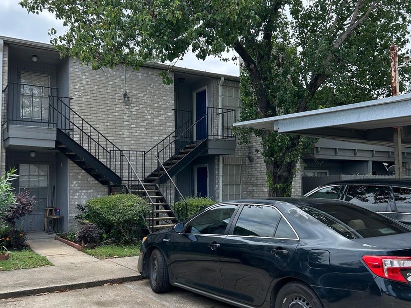 9700 Leawood Boulevard 404, Houston TX 77099