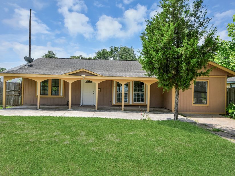 12474 Birdie Lane, Houston TX 77015