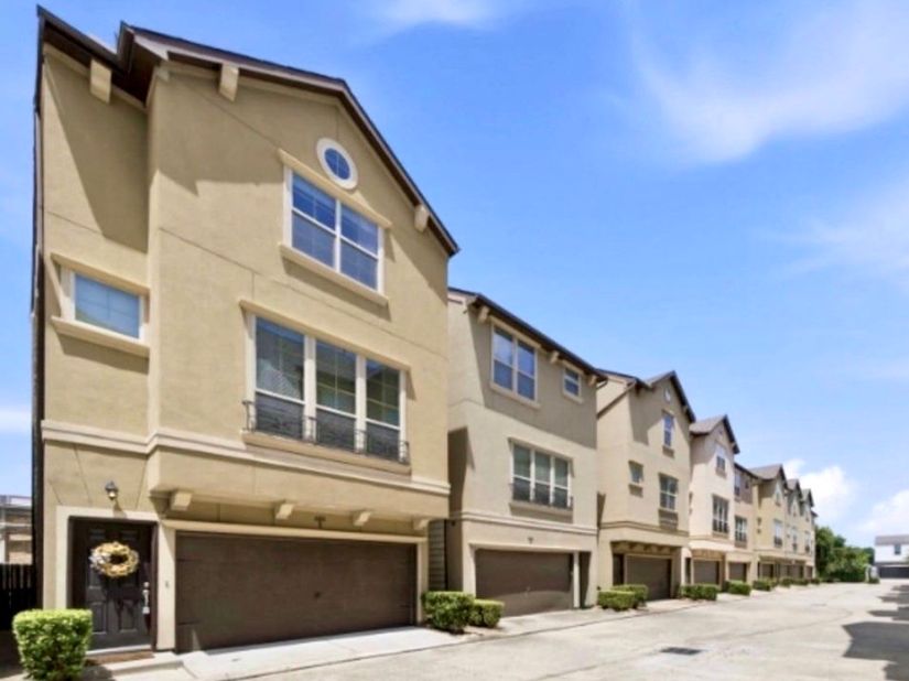 6363 Fairdale Lane L, Houston TX 77057