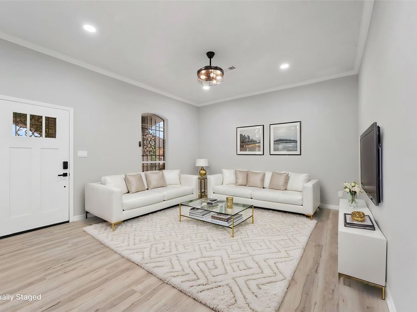 7912 Cypress Street, Houston TX 77012