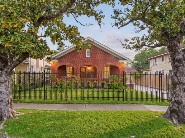 3206 Morrison Street, Houston TX 77009