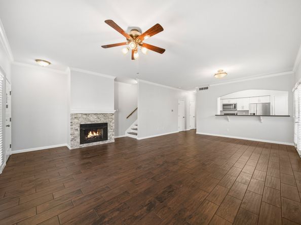 312 Wilcrest Drive 312, Houston TX 77042