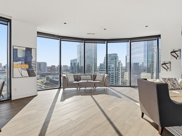 1409 Post Oak Boulevard 2004, Houston TX 77056