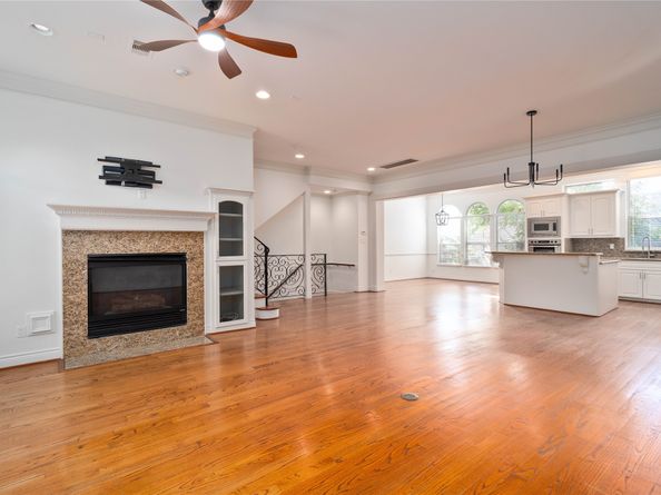 704 Welch Street, Houston TX 77006