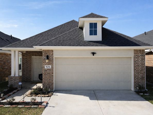 9256 Sea Garden Street, Houston TX 77034