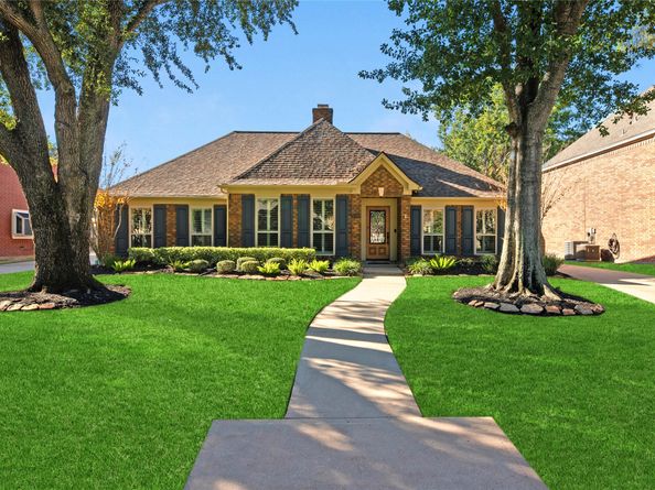 15823 Echo Lodge Drive, Houston TX 77095