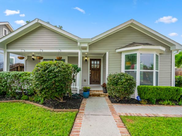 829 E 27th Street, Houston TX 77009