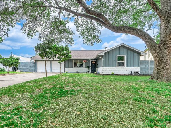 7230 Edgemoor Drive, Houston TX 77074