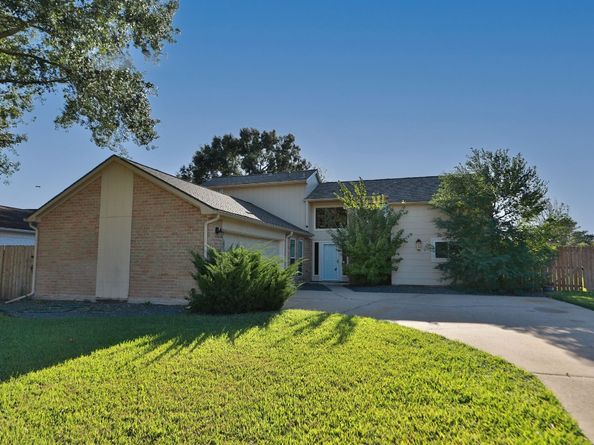 7215 Creek Crest Drive, Houston TX 77095