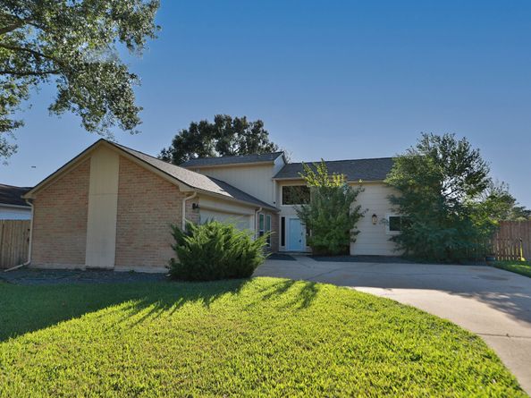 7215 Creek Crest Drive, Houston TX 77095