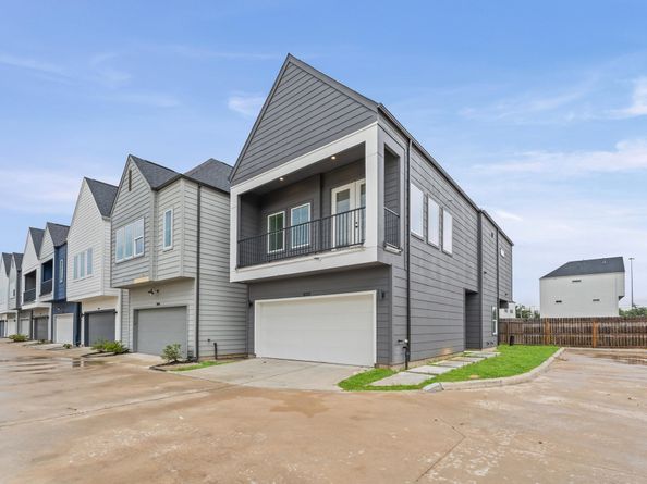 3002 Jensen Springs Lane, Houston TX 77026